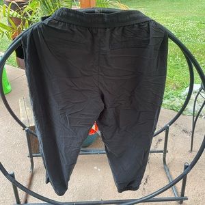 Express crop joggers!